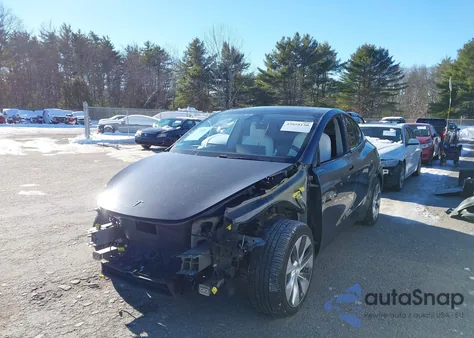 2021 Tesla Model Y Long Range Dual Motor All-Wheel Drive z USA, uszkodzony, nr VIN 5YJYGDEE5MF083071